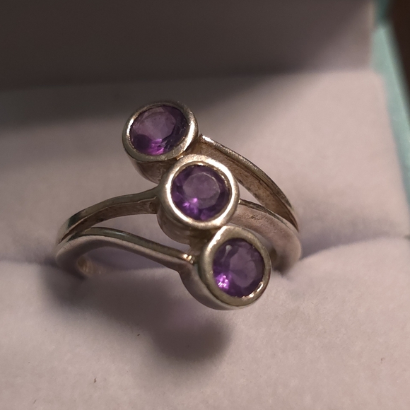 AMETHYST, STERLING SILVER 925 LADIES  RING SIZE 8 - Picture 3 of 3